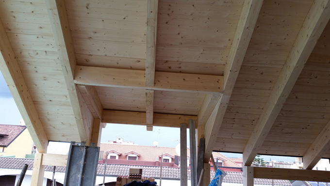 Realizzazione sottotetto abitabile in legno lamellare (680x383)